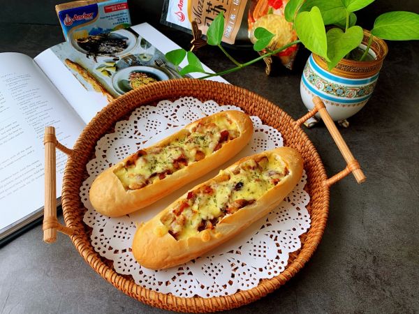 培根蘑菇法棍披萨