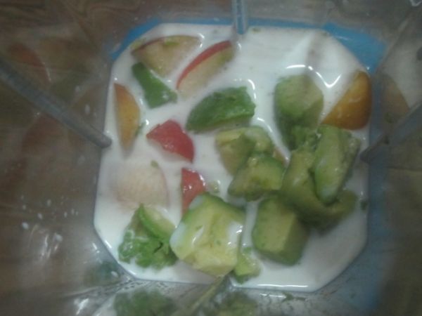 牛油果苹果奶昔