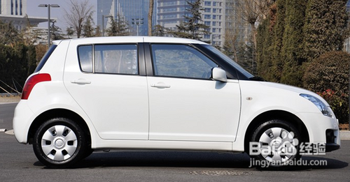 新奥拓和雨燕外观性能详细对比