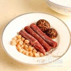 <b>不会剩的香肠干贝煲仔饭</b>