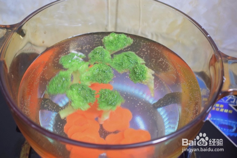 肥牛时蔬刀削面