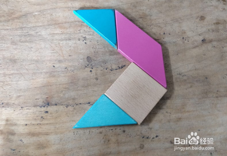 用七巧板怎样拼一条鲫鱼？