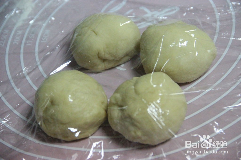 培根沙拉面包的做法