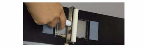 如何在油烟机上安装大彩电容串口屏