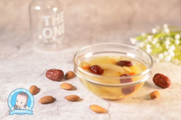 冰糖杏仁雪梨羹