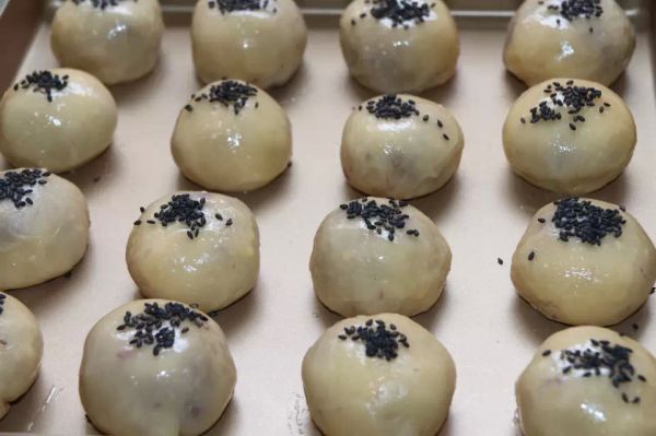 紫薯椰蓉蛋黄月饼