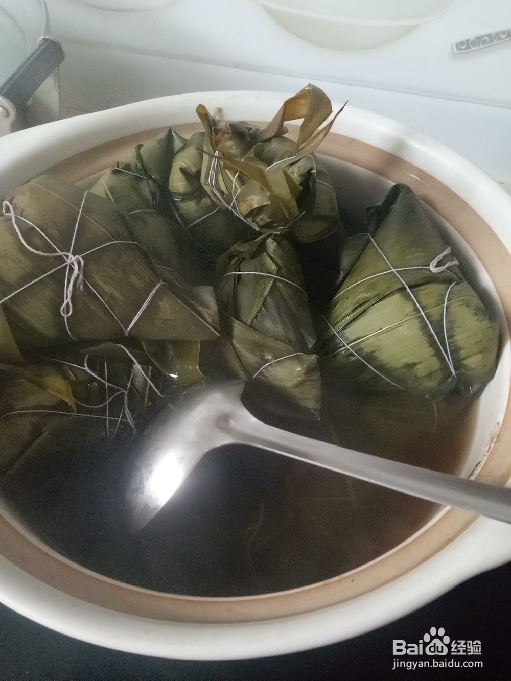 葡萄干红豆粽子