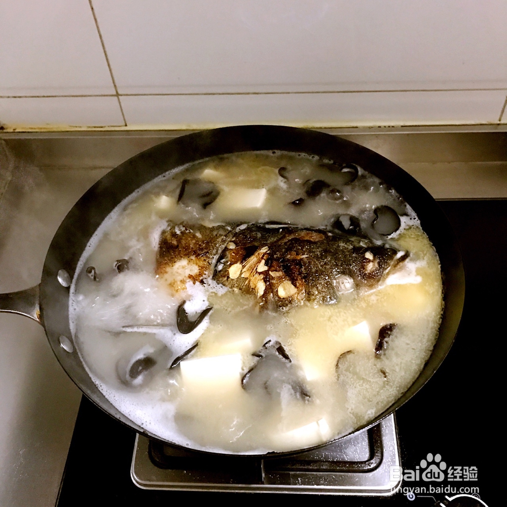 老厨师教你做鱼头豆腐汤