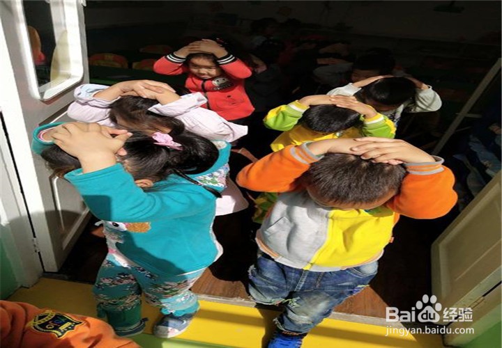 上课突然地震怎么办