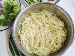 超快手的火腿意面