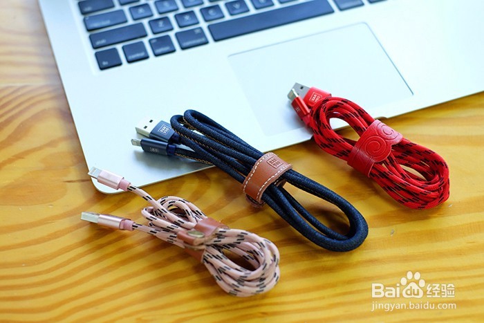 牛人首创一口两用,锐舞的数据线你见过没