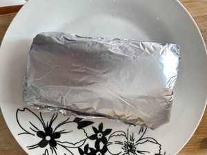 牛油果鸡蛋大虾卷饼的做法