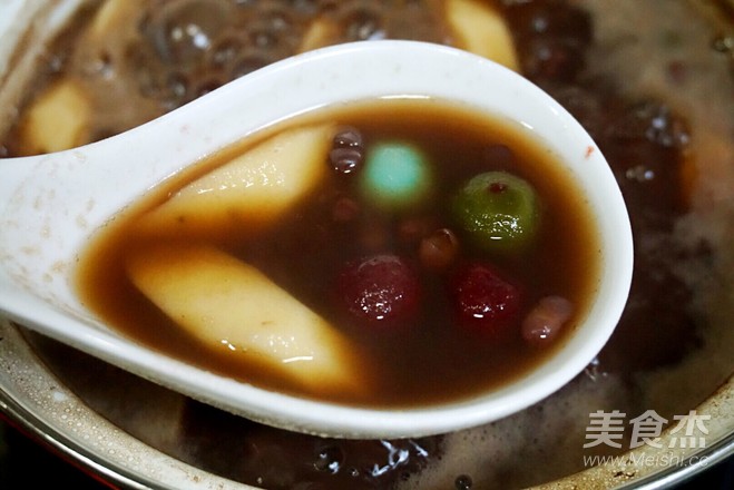 彩色糯米团子豆沙粥