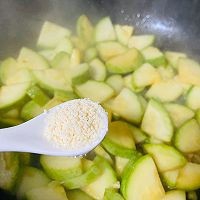 教你如何制作醋溜西葫芦