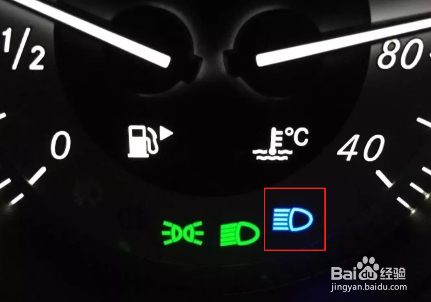 自动挡车灯怎么开