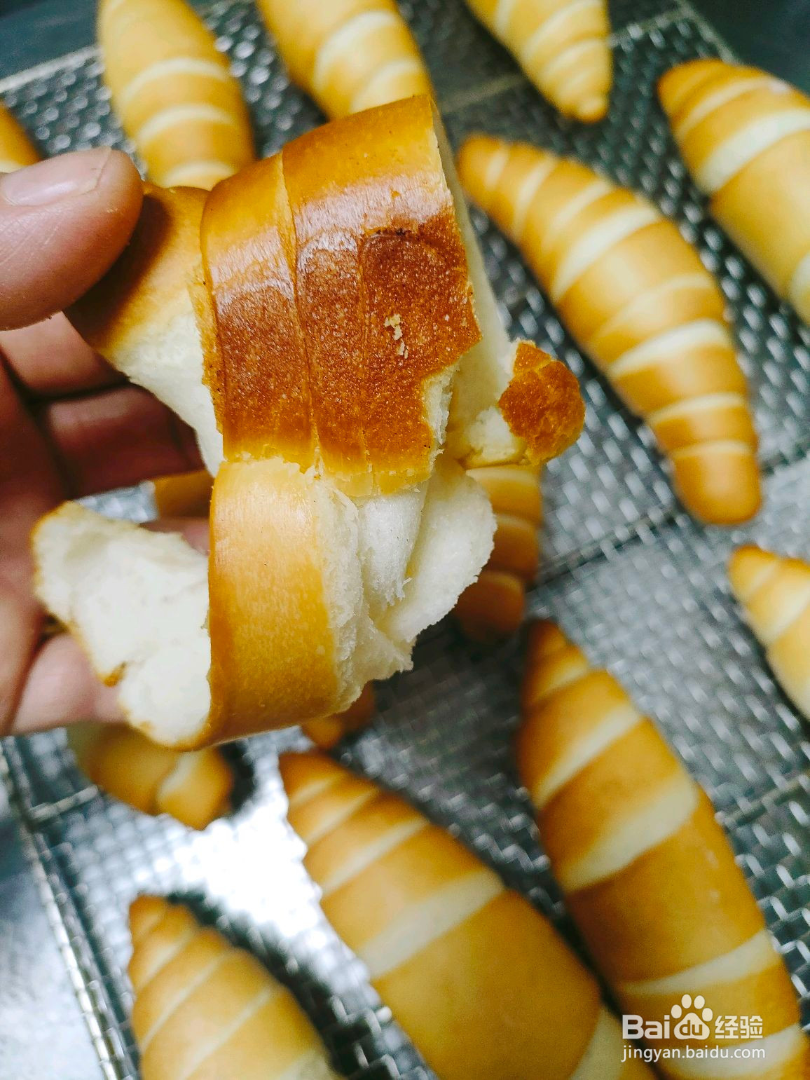 椒香牛角包的做法