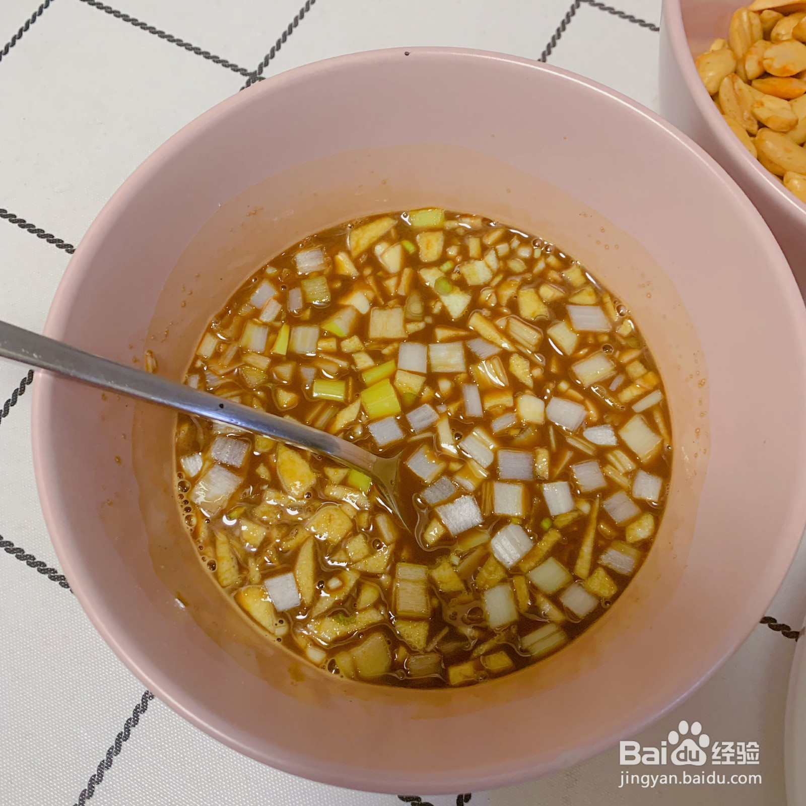 经典家常菜宫爆鸡丁的做法