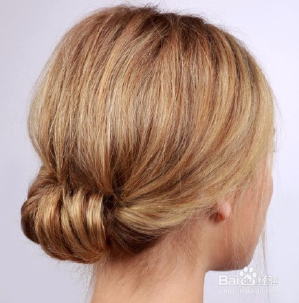 轻松几步做优雅盘发。