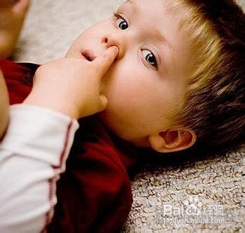 怎样给小宝宝清理鼻腔