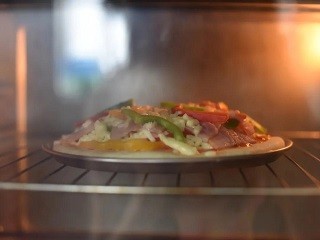 彩椒培根披萨怎么做？