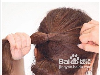 妩媚十足的韩式盘发