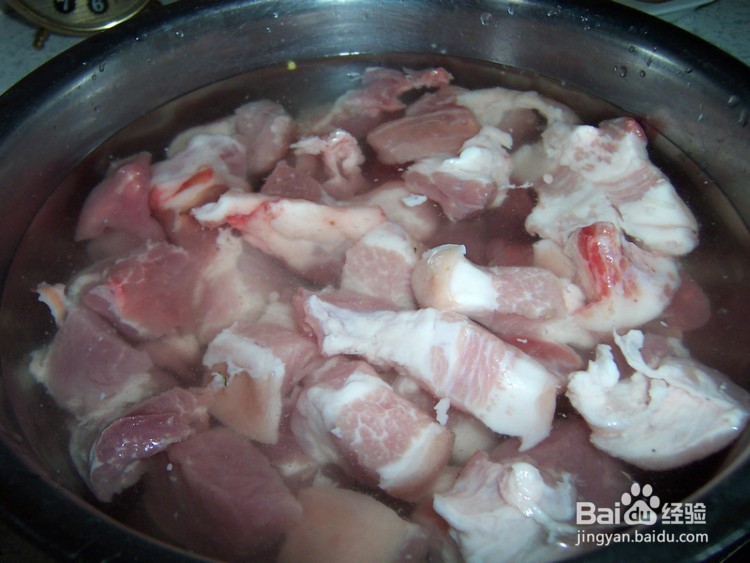 家常土豆炖红烧肉的做法