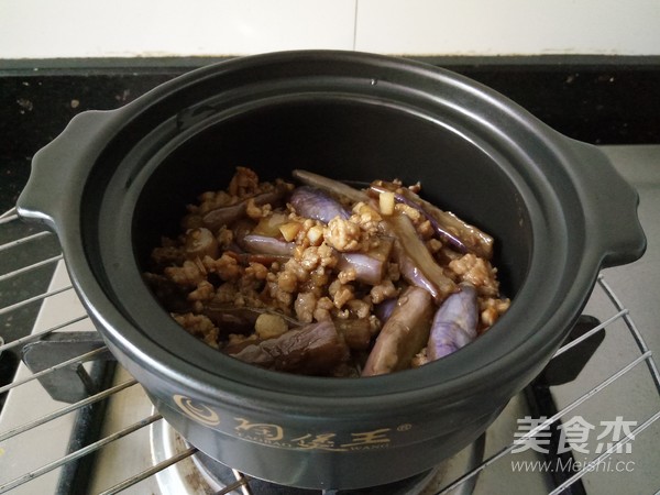 酱香肉末茄子煲