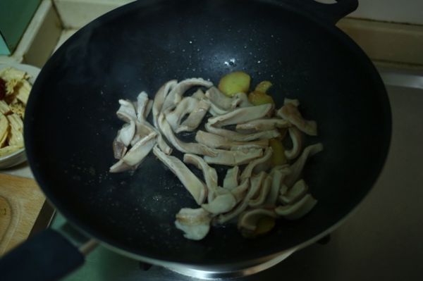 白果腐竹猪肚汤