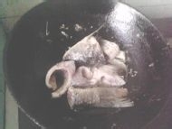 红烧鲤鱼炖粉皮的做法