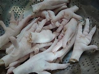 浓汁红烧鸡脚