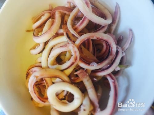 香辣好吃的炒鱿鱼圈的做法