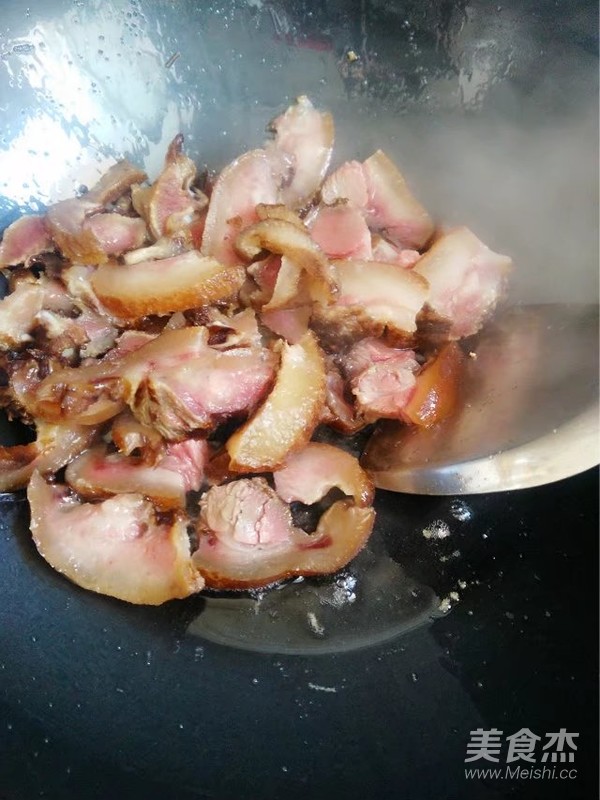 腊味烩素鸡的做法