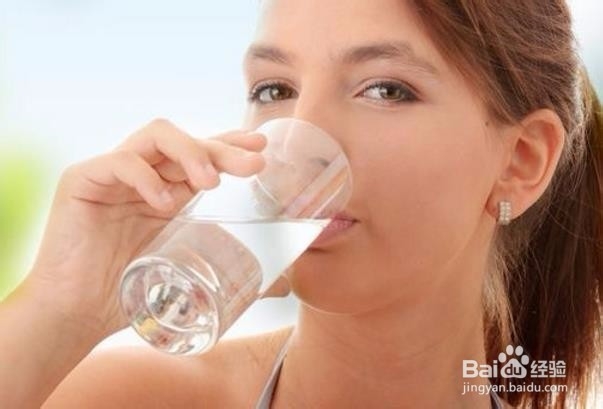 如何从尿的颜色可以判断人的健康状况吗？