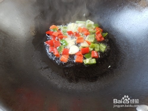 鲜美下饭：双椒炒大虾