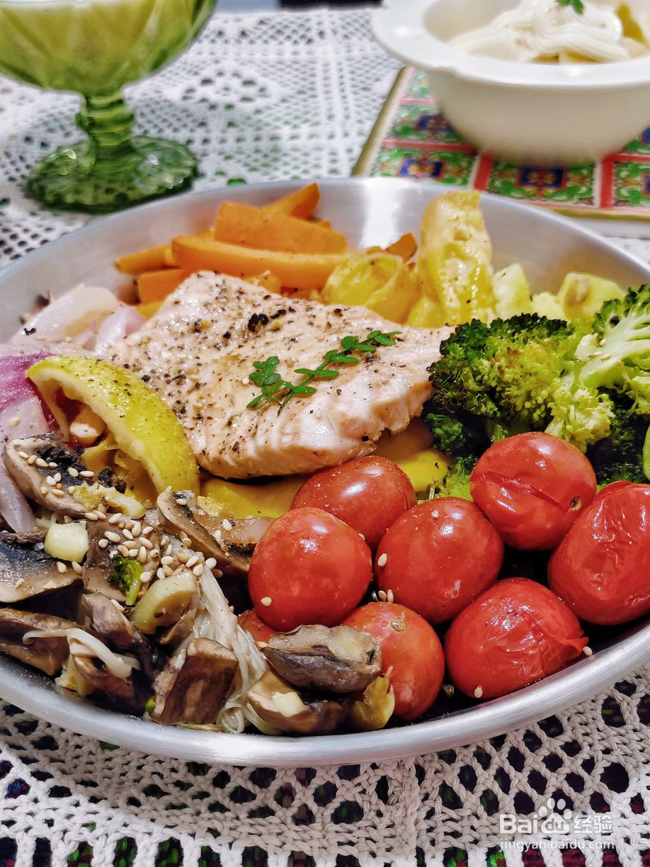 三文鱼烩彩蔬的做法