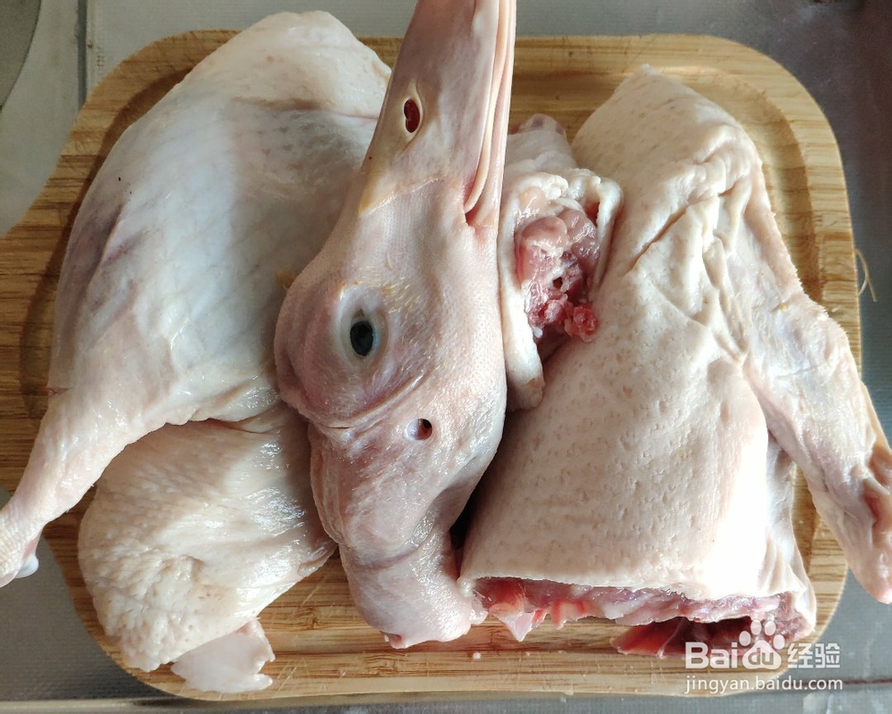 赞不绝口的铁锅炖大鹅