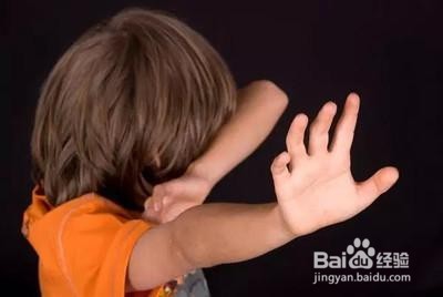 哪些表现可以看出孩子有自卑的心里呢?