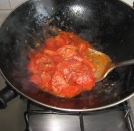 如何简单快速的做西红柿鸡蛋疙瘩汤?