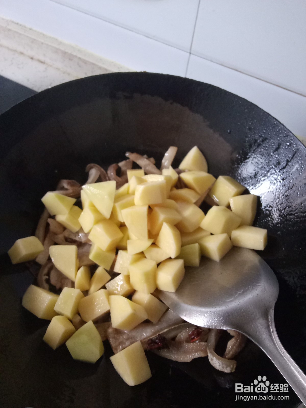 砂锅猪皮炖土豆