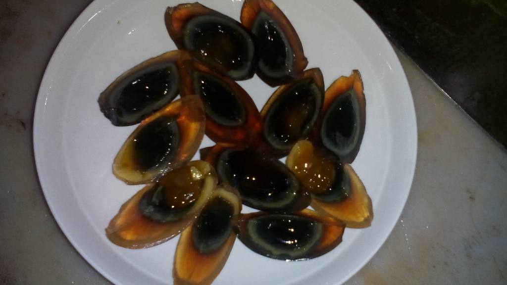 超级美味的姜汁松花蛋，今天就来教你做