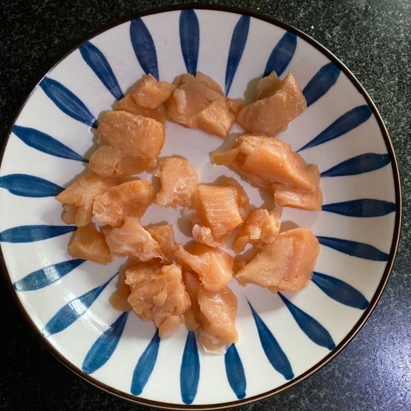 青花椒盐风味三文鱼蔬菜沙拉空气炸