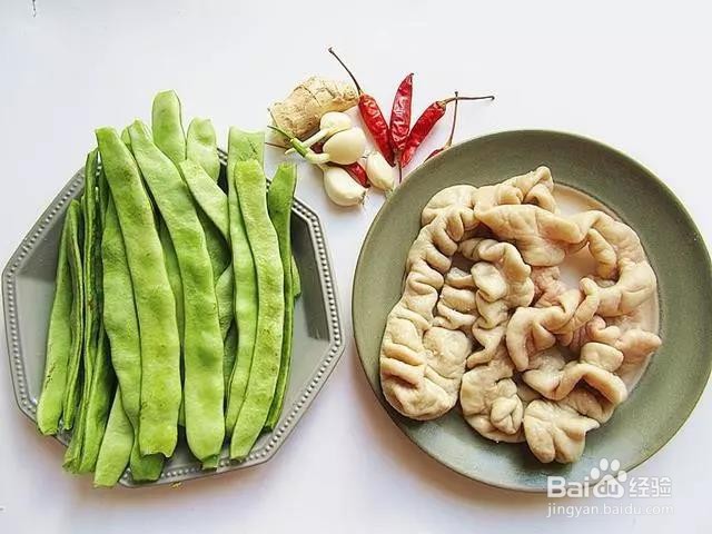 豆角炒肥肠的做法
