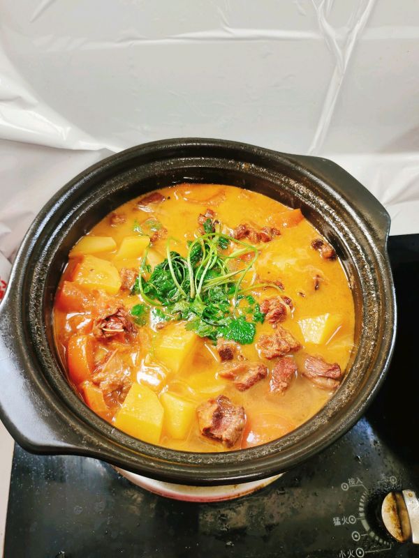 西红柿土豆牛腩煲