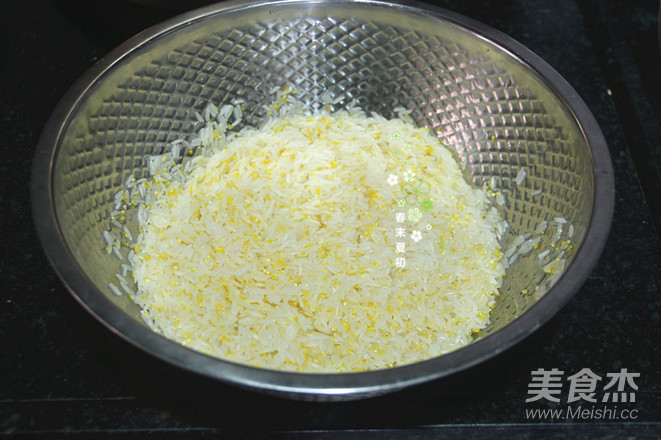 腊肠排骨红枣粗粮焖饭