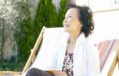 年轻女性早更如何改善更年期症状