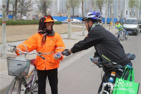 夏天，如何帮环卫工人减轻负担