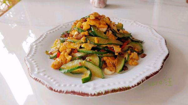 蒜辣肉酱黄瓜蛋
