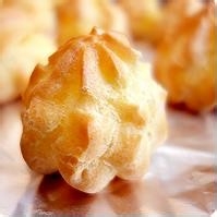 外表金黄酥脆，內馅香甜嫩滑--奶油泡芙