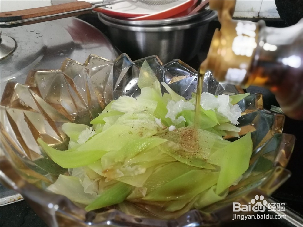 莴笋拌猪肉银耳