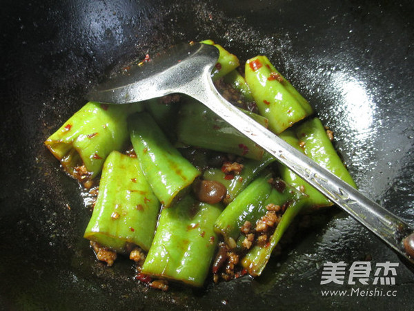 肉末炒尖椒的做法